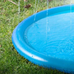 CoolPets Splash Pool Sproeier -Bekend Hondenspullen Winkel coolpets splash pool sproeier 174283 1000 none
